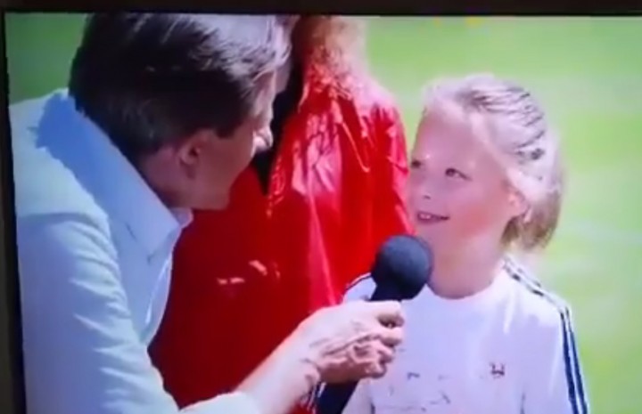 Piłkarki w reklamie u Chajzera