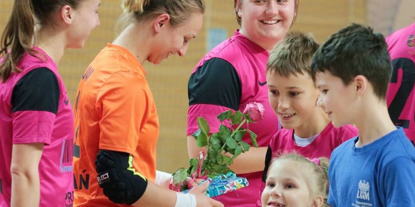 Urodzinowe róże dla Emilii Krajewskiej
