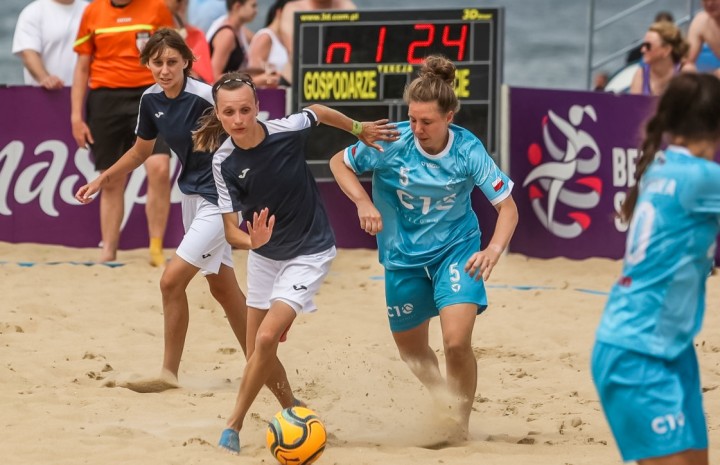 Grają o Puchar Polski w beach soccerze
