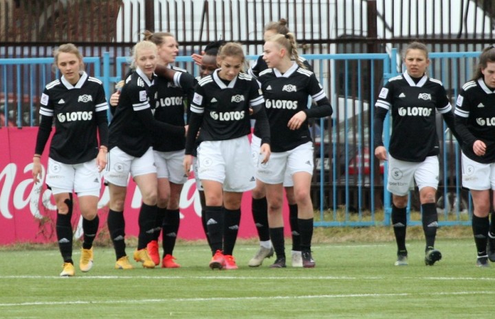 Dwa gole Hagan za trzy punkty (foto)