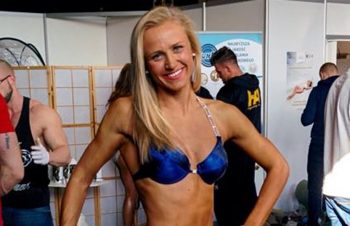 Piłkarka z sześciopakiem