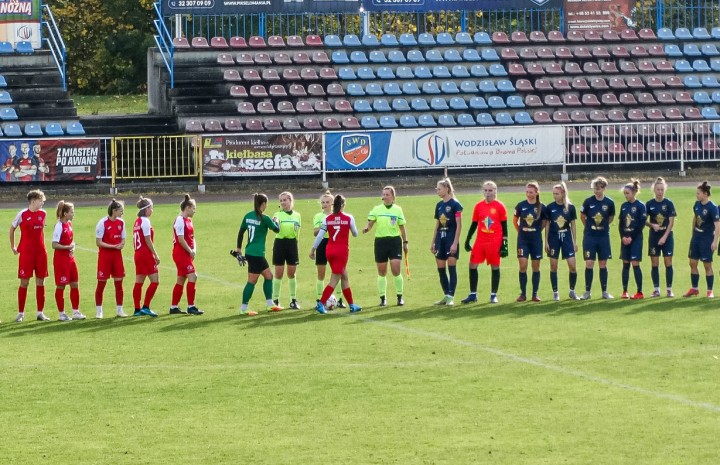 Dwa zespoły do awansu, jeden do spadku