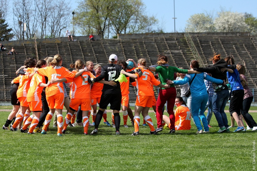 1/2 Finału MP juniorów w piłce nożnej kobiet (Bydgoszcz)