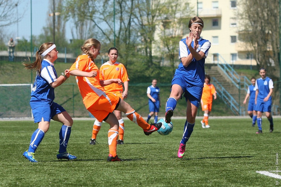 1/2 Finału MP juniorów w piłce nożnej kobiet (Bydgoszcz)