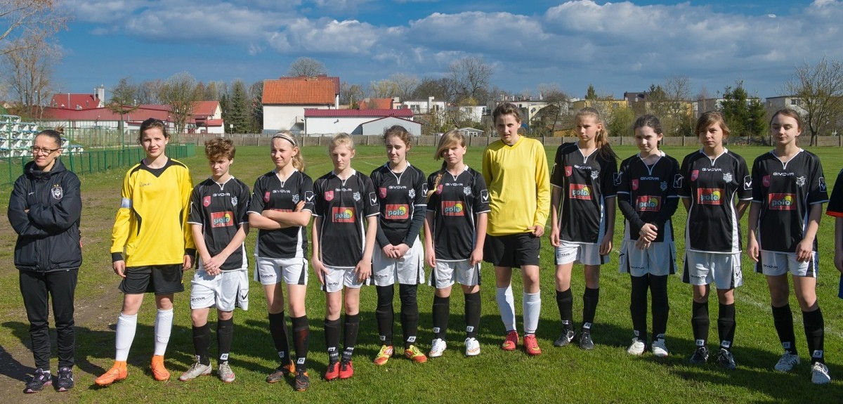 Awans młodziczek Victorii SP2 Sianów